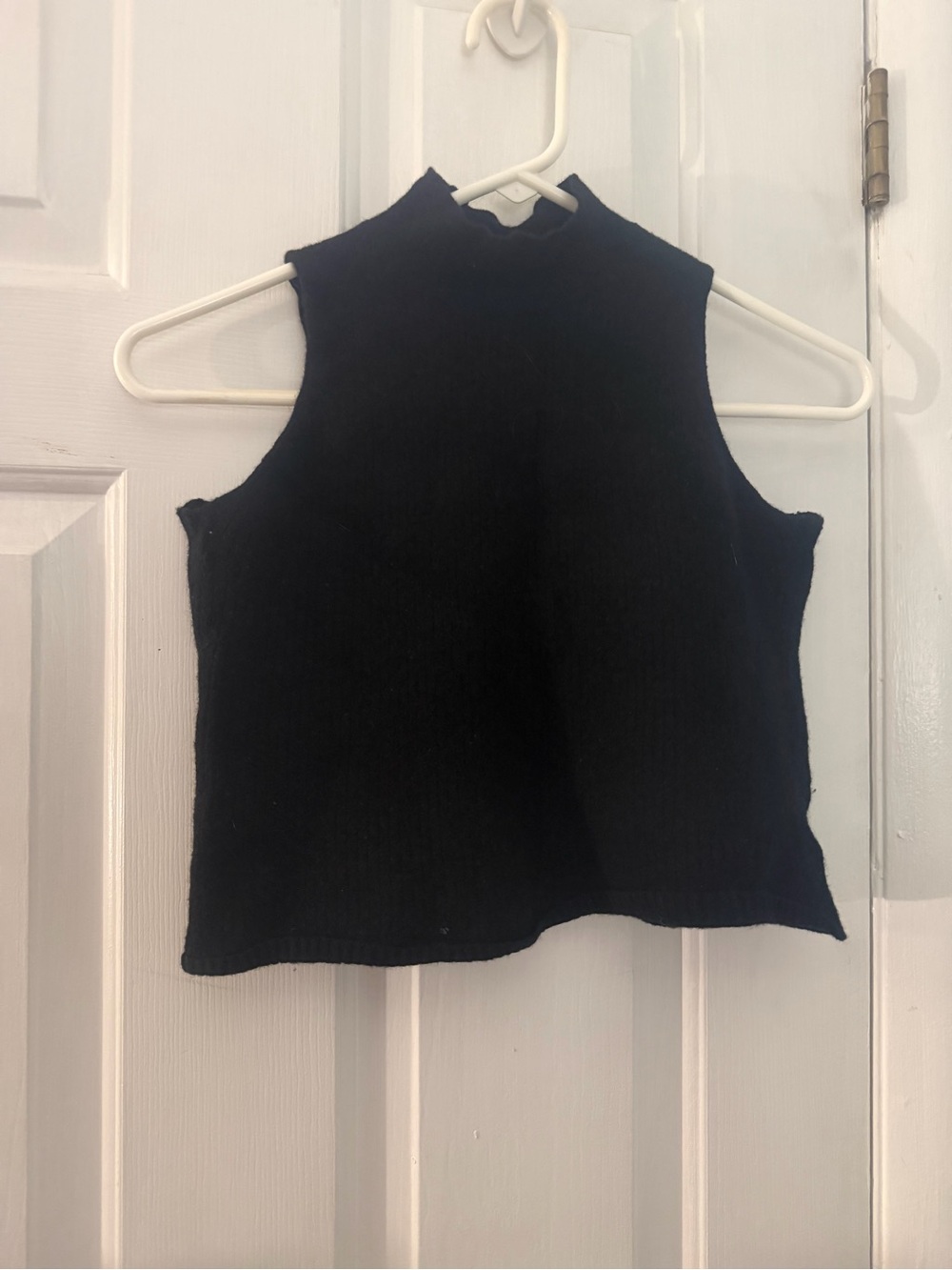 Halston XL 100% Extra Fine Merino Wool Black Sleeveless Mock Neck Sweater